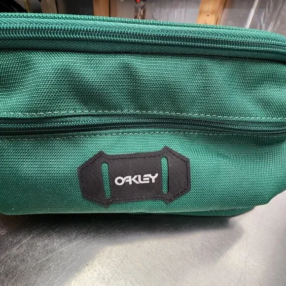 Oakley Street Belt Bag‎ Green Nylon Fanny Pack Gorpcore Outdoor Activewear Bag - Picture 8 of 11